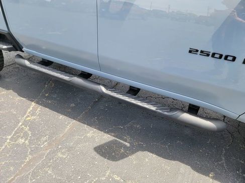 Certified 2025 Chevrolet Silverado 2500 ZR2 w/ Technology Package AWD/4WD image 35