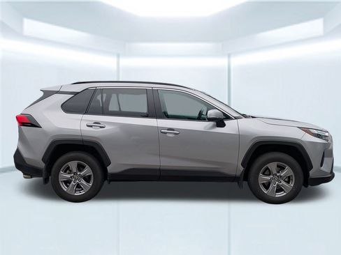 Used 2024 Toyota RAV4 XLE w/ Convenience Package image 7