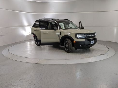 New 2025 Ford Bronco Sport Outer Banks image 7