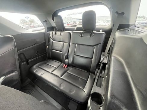 Used 2021 Ford Explorer XLT w/ Equipment Group 202A image 9