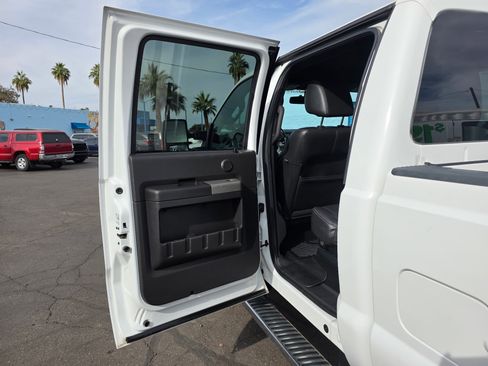 Used 2011 Ford F250 Lariat w/ Lariat Interior Pkg image 15