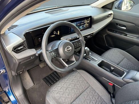 Certified 2025 Nissan Kicks SV FWD image 7