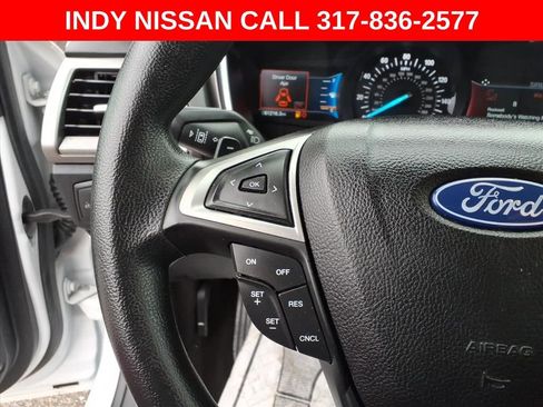 Used 2020 Ford Fusion SE image 19