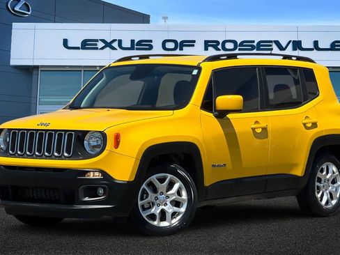 Used 2018 Jeep Renegade Latitude FWD image 1