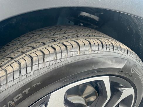 Certified 2025 Chevrolet Trax RS w/ Driver Confidence Package FWD image 28