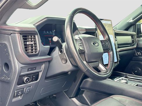 Used 2024 Ford Expedition Limited RWD image 9