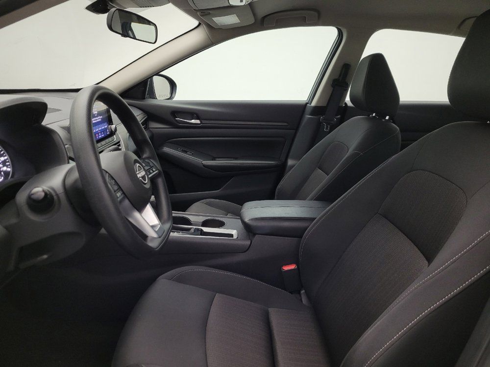 Used 2025 Nissan Altima 2.5 SV FWD image 17