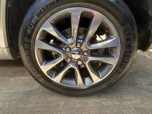 Used 2018 Jeep Grand Cherokee Altitude RWD image 22