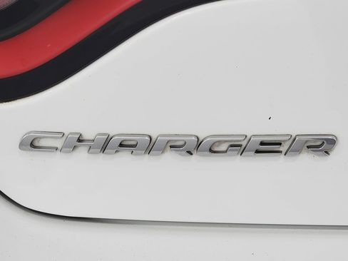 Used 2020 Dodge Charger SXT w/ Leather Interior Group RWD image 10