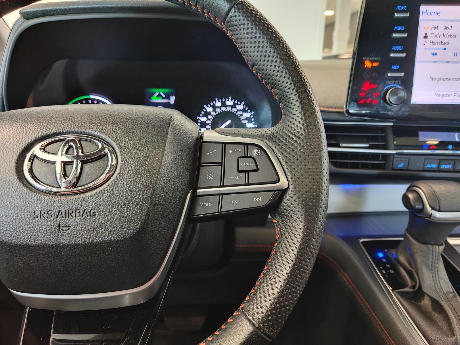 Used 2023 Toyota Sienna XSE AWD/4WD image 21