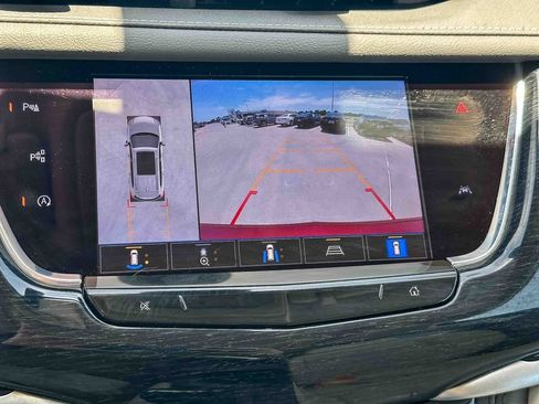 Used 2025 Cadillac XT6 Premium Luxury w/ Technology Package FWD image 33