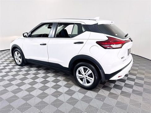 Certified 2025 Nissan Kicks Play S image 21