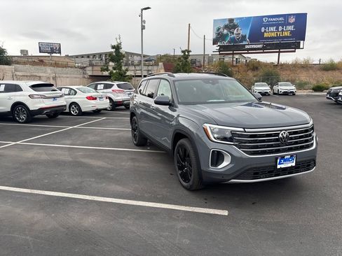 New 2026 Volkswagen Atlas SE image 7