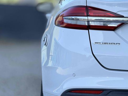 Used 2018 Ford Fusion SE w/ Equipment Group 602A FWD image 13