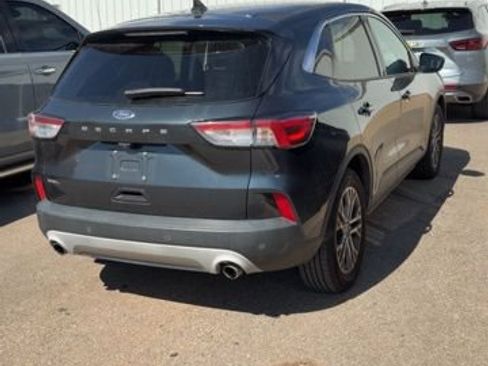 Used 2022 Ford Escape SEL w/ Technology Package FWD image 2