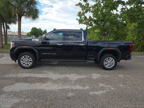 Used 2023 GMC Sierra 2500 Denali w/ Denali Ultimate Package AWD/4WD image 2