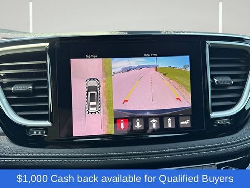 New 2027 Chrysler Pacifica Select FWD image 15