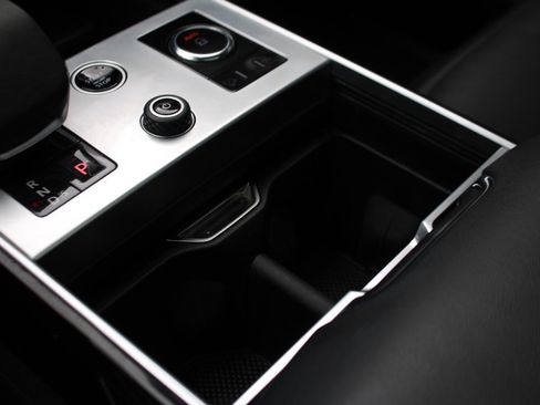 Certified 2023 Land Rover Range Rover SE image 25