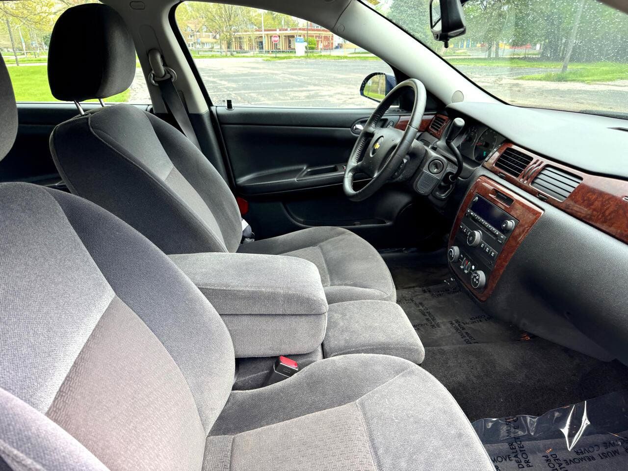 Used 2011 Chevrolet Impala LT FWD image 29
