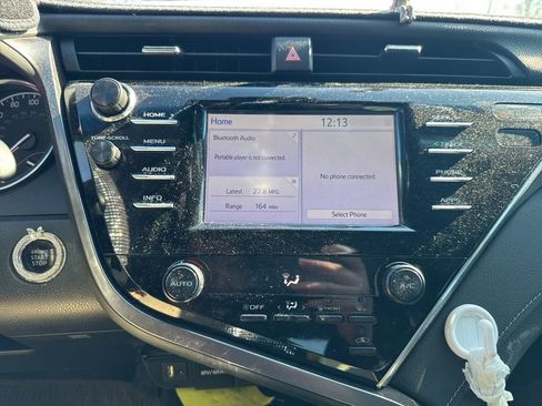 Used 2018 Toyota Camry SE w/ Moonroof Package image 23