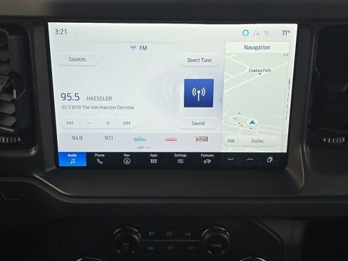 Used 2025 Ford Bronco Badlands image 28