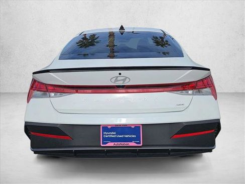 Certified 2025 Hyundai Elantra SEL image 7