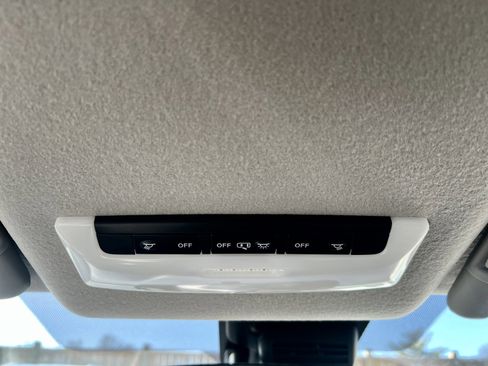 Used 2025 Nissan Versa S w/ S Plus Package image 25