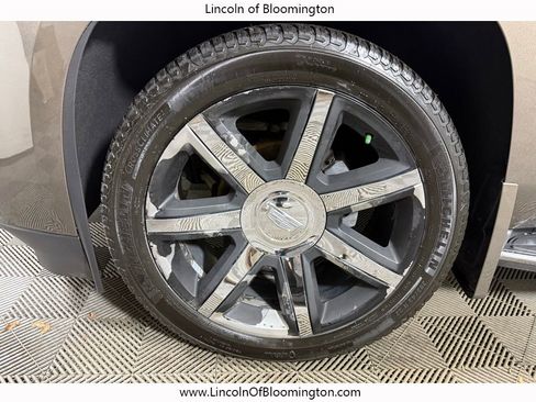 Used 2015 Cadillac Escalade ESV Luxury image 9