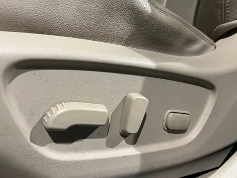 Used 2016 Nissan Rogue SL image 25