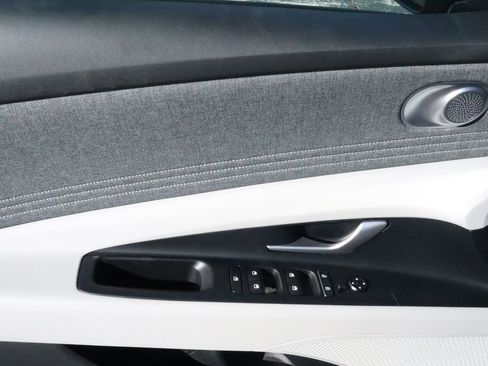 New 2026 Hyundai Elantra Limited image 23