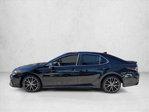 Used 2023 Toyota Camry SE FWD image 9