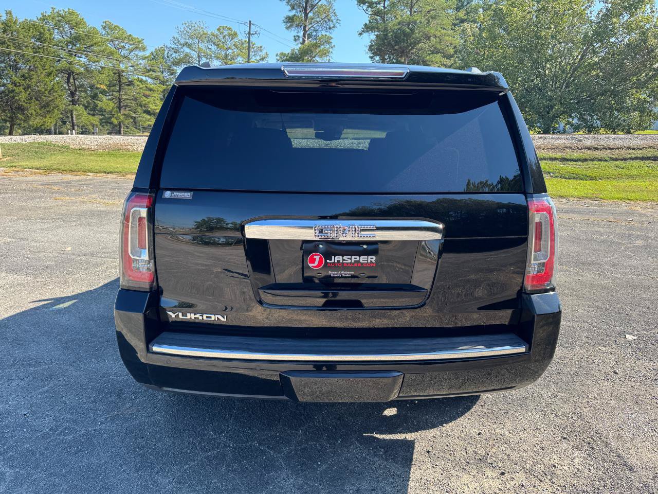 Used 2015 GMC Yukon Denali w/ Open Road Package RWD image 4
