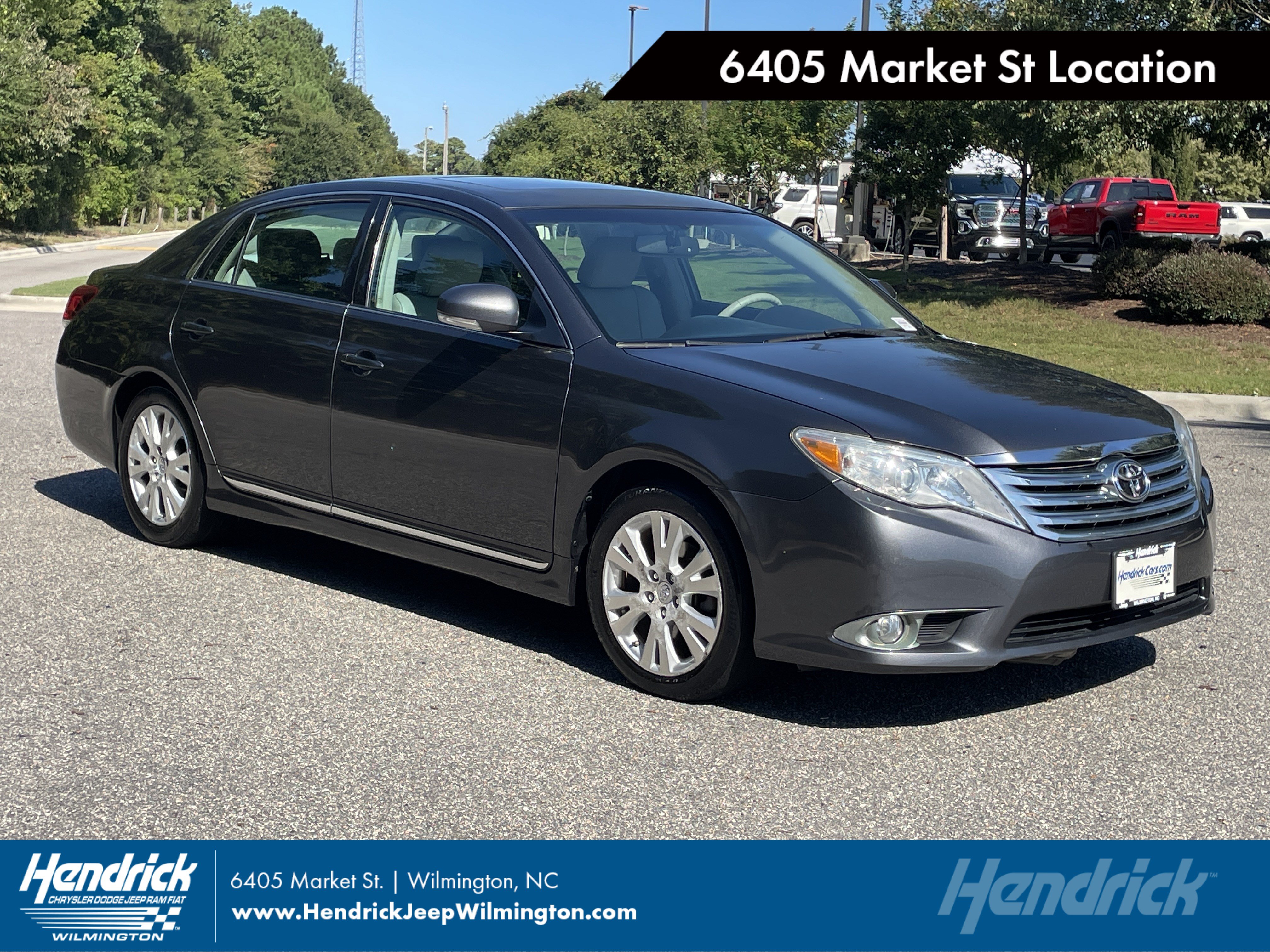 Used 2011 Toyota Avalon FWD image 1