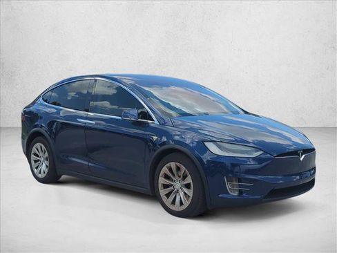 Used 2018 Tesla Model X 75D AWD/4WD image 3