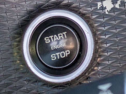 Used 2020 Land Rover Range Rover Velar R-Dynamic S image 24