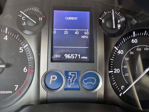 Used 2019 Lexus GX 460 Premium w/ Premium Package image 32