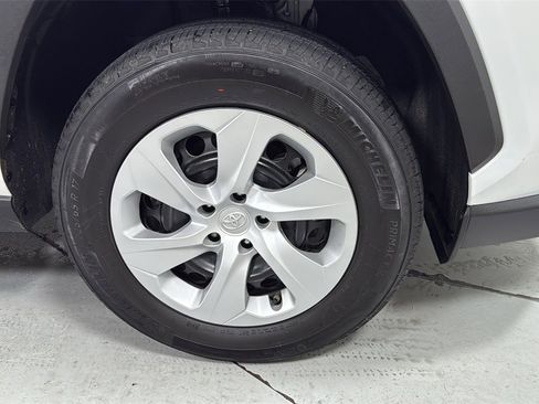 Certified 2025 Toyota RAV4 LE image 21