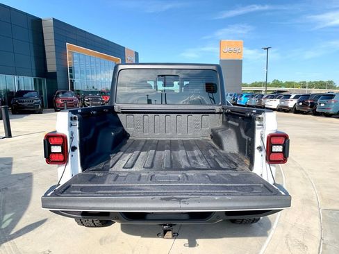 Used 2024 Jeep Gladiator Sport AWD/4WD image 19