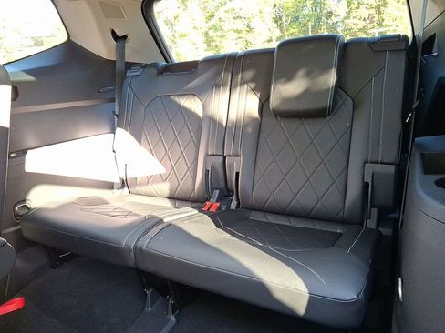 Used 2025 Volkswagen Atlas SEL Premium R-Line image 10