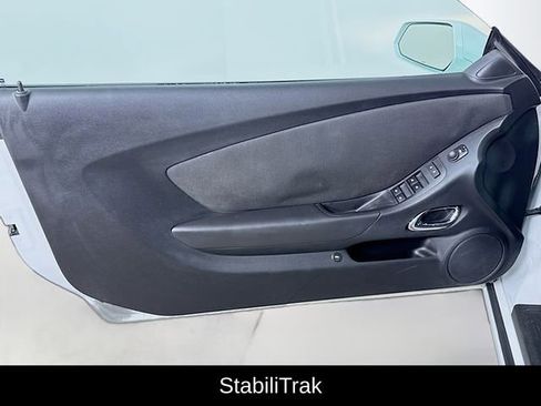 Used 2015 Chevrolet Camaro LT image 16