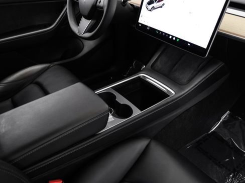 Used 2022 Tesla Model Y Long Range AWD/4WD image 22
