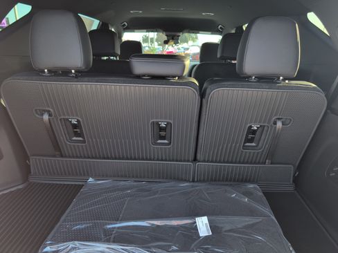 New 2026 Chevrolet Traverse LT w/ LPO, Floor Liner Package image 30