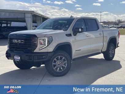 New 2026 GMC Sierra 1500 AT4X w/ LPO, Black Badging Package