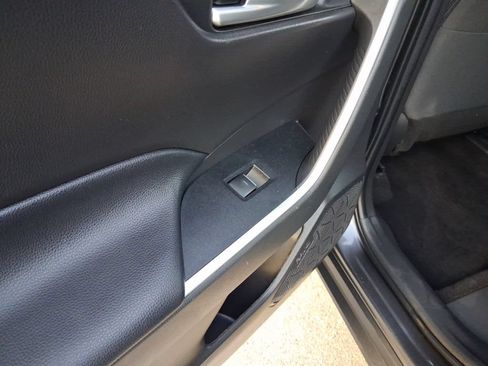Used 2023 Toyota RAV4 XLE w/ Convenience Package FWD image 12