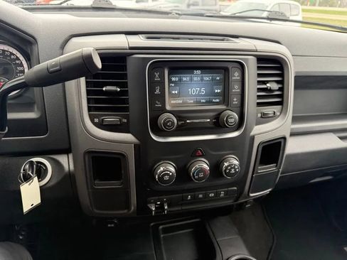 Used 2018 RAM 2500 Tradesman w/ Chrome Appearance Group image 17