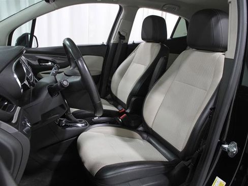 Used 2017 Buick Encore Preferred image 5