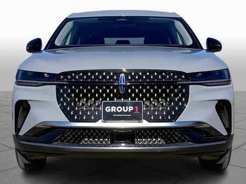 New 2026 Lincoln Nautilus Premier image 3