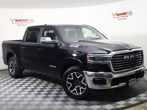 Used 2025 RAM 1500 Laramie AWD/4WD image 2