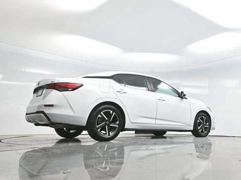 Used 2024 Nissan Sentra SV image 59
