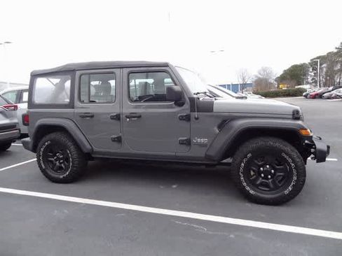 Used 2019 Jeep Wrangler Unlimited Sport image 5